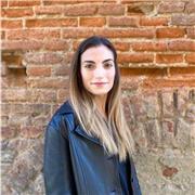 Ricercatrice universitaria impartisce lezioni e aiuto compiti di Scienze